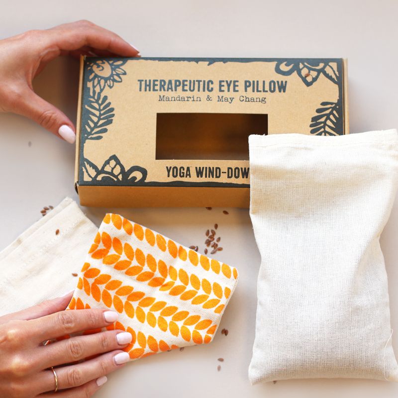 Agnes & Cat Eye Pillow -  Yoga wind-down