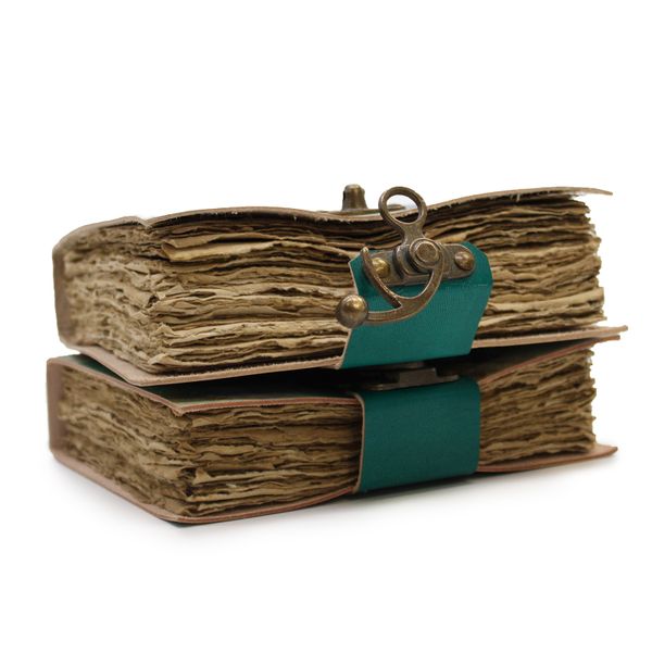 Leather "Bee Kind" Deckle-edge Notebook (18x13 cm)