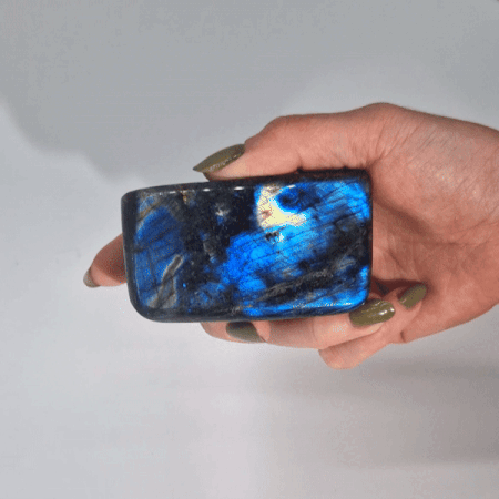 Madagascar Labradorite Medium Stone (approx 250-370g 65-90mm)
