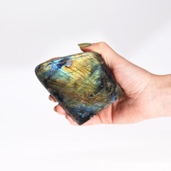 Madagascar Labradorite Large Stone (approx 635-750g 80-110mm)