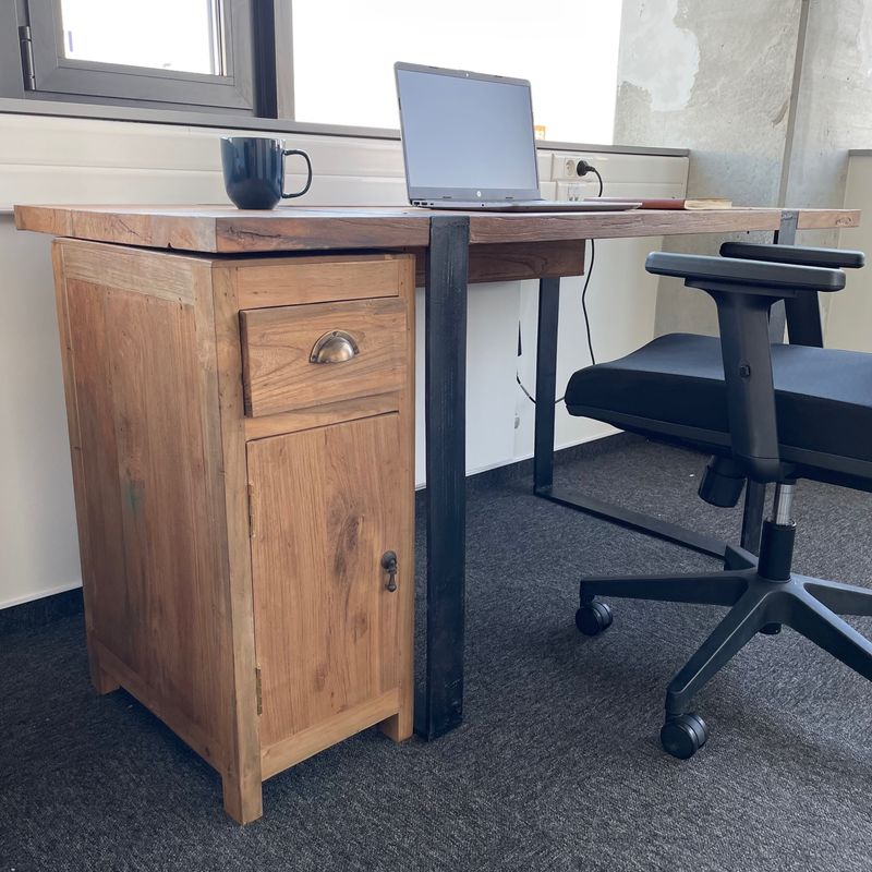 Office Desk in recycled wood and iron (drawers not included)