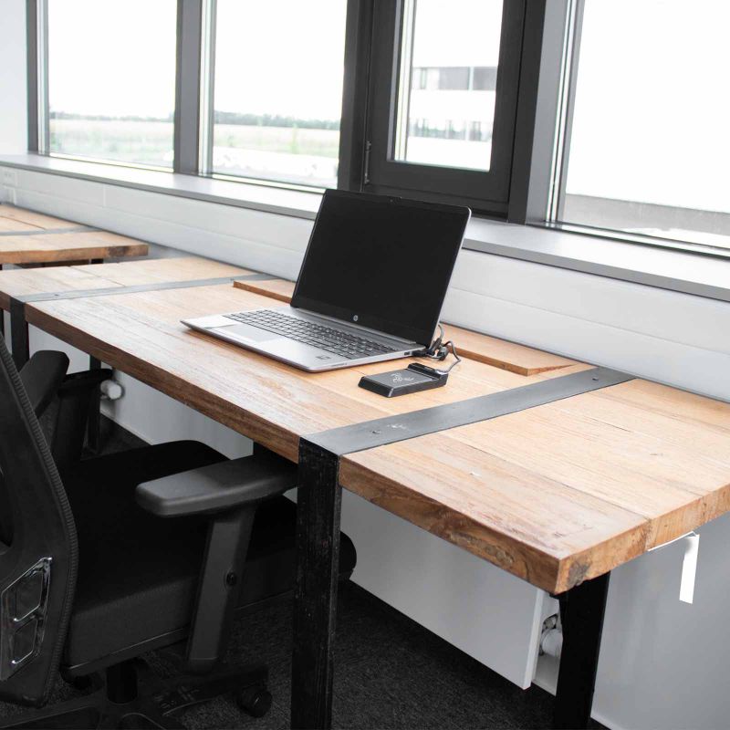 Office Desk in recycled wood and iron (drawers not included)