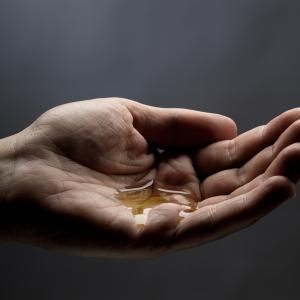 Wholesale Pure and Natural Beard Oils - 1 Litre - AW Artisan Europe - Giftware Supplier