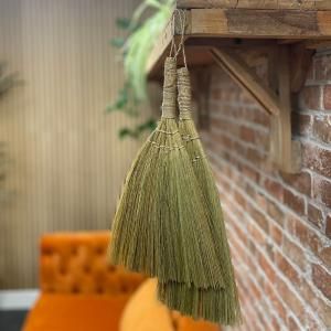 Wholesale Wholesale Natural Pampas Broom - AW Artisan Europe - Giftware Supplier