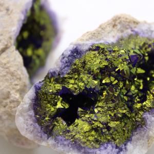 Wholesale Enhanced Calcite Geodes and Quartz Clusters - AW Artisan Europe - Giftware Supplier