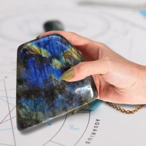 Wholesale Madagascar Labradorite Stones - AW Artisan Europe - Giftware Supplier
