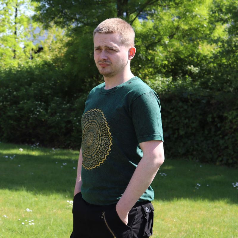 Stone Washed T-Shirt - Mandala - Green