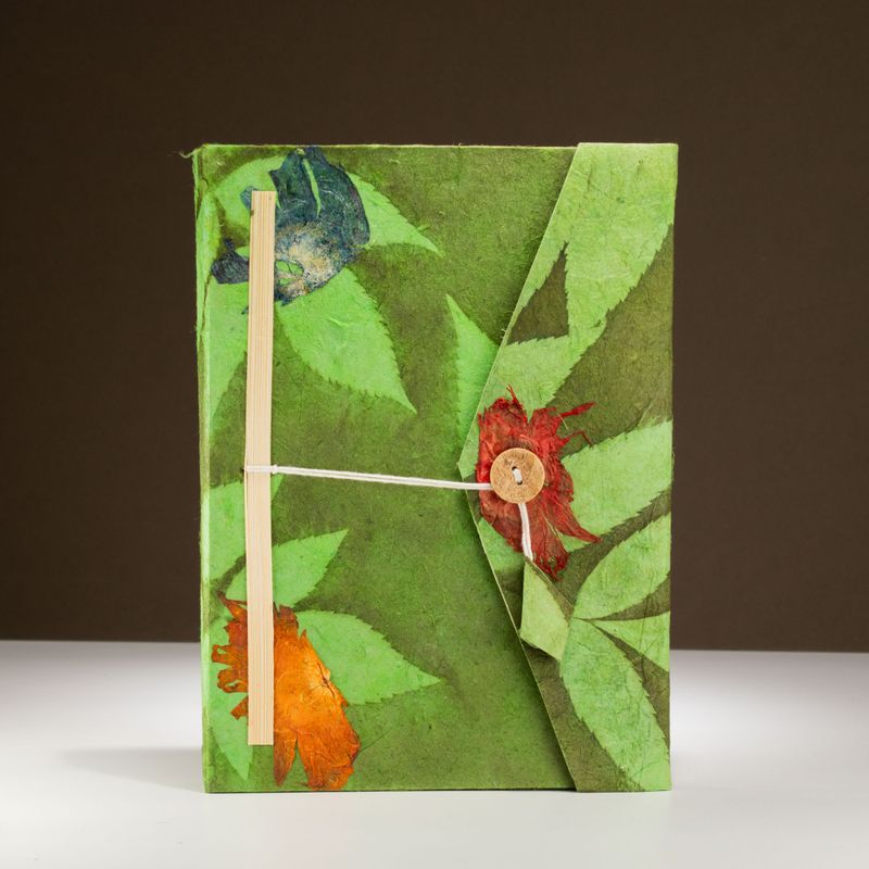 Lrg Lokta Bold Floral - Notebook (21x15cm) - 45 Pages - inc bookmark - Moss Green