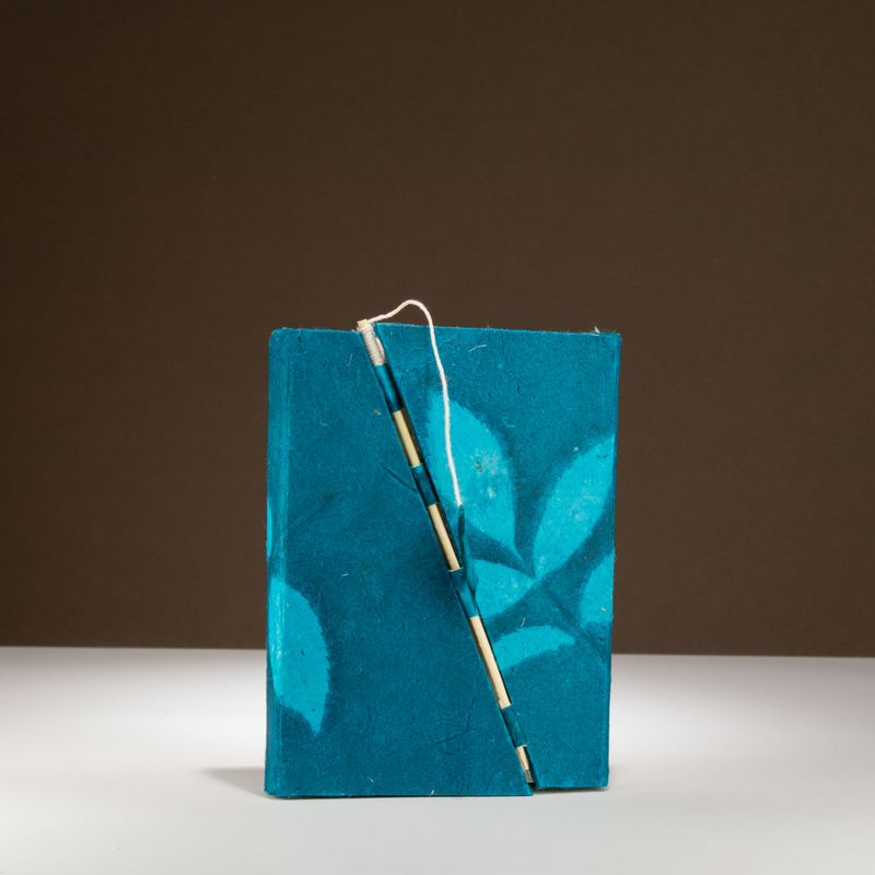Med Lokta Bold Floral Bamboo Lock Notebook (15x12cm) - 45 Pages - Midnight Blue
