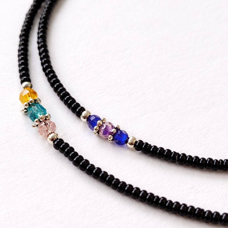 Fine Nepalese Double Line Black Onyx and Faceted Bead Detail Necklace - (42cm)