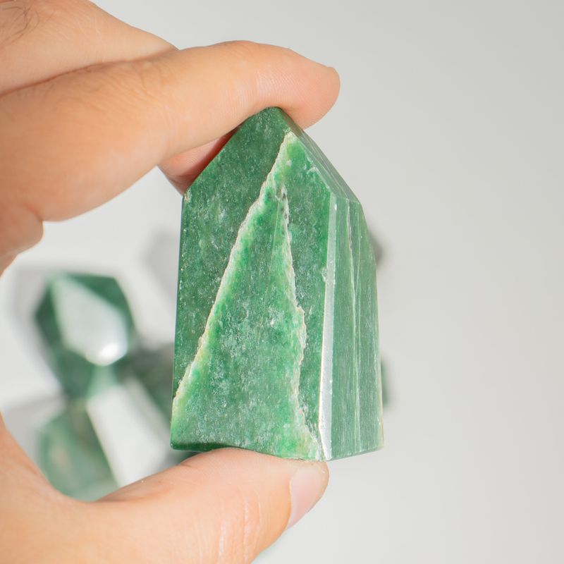 Bulk Gemstone Points approx 6cm (0.5KG) - Indian Jade (approx 8 pieces)