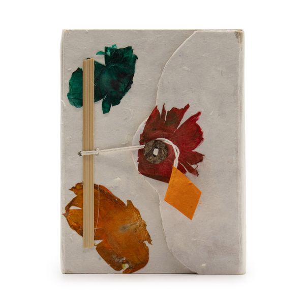 Med Lokta Button Lock Notebook (15x12cm) - 45 pages - Crafted Real Himalayan Floral Design