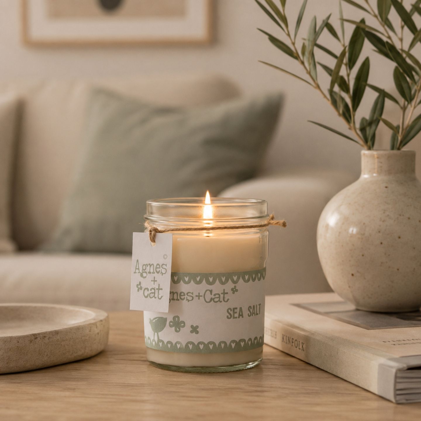 Agnes & Cat Gift Boxes with Candle and 2 Bath Fizzers