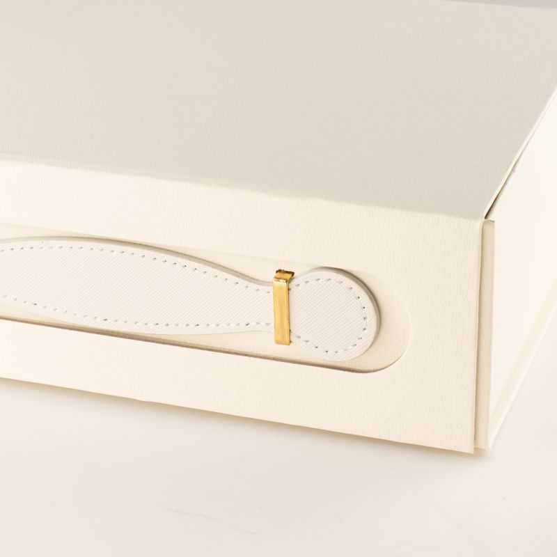 Flat Pack Gift Box - Med Hamper  (24x18.2x8cm) - White