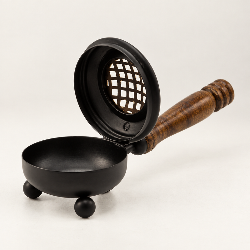 Med Iron Censer Incense Burner - Gold detail