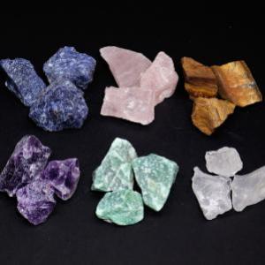 Distributor of Raw Crystal