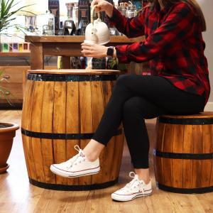 Distributor of beer barrel table and stool