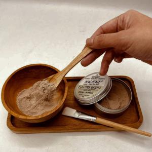 Producer of Clay and Wax Application Kit for Retailers