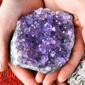 Distributor of Coloured Calcite Geodes