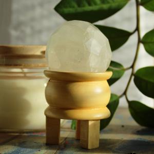 Wholesaler of Gemstone Healing Balls & Stand