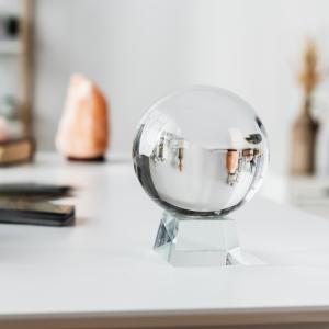 Supplier of Crystal Balls for Future Readings and Esoteric Decoration