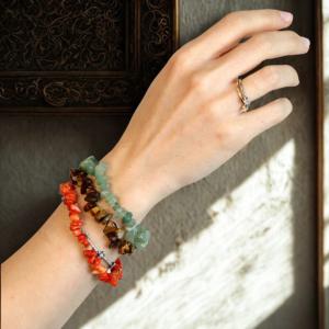 Chip Stone Bracelets for Retailers and Professionals