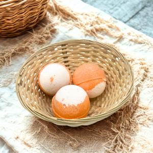 Showcase jewellery, candles, bath bombs & more